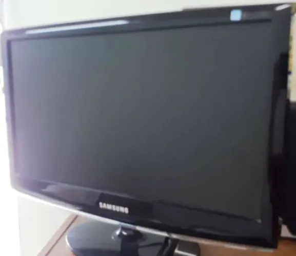 Monitor Samsung 19" - Manchas parte inferior da tela - Ver descrição