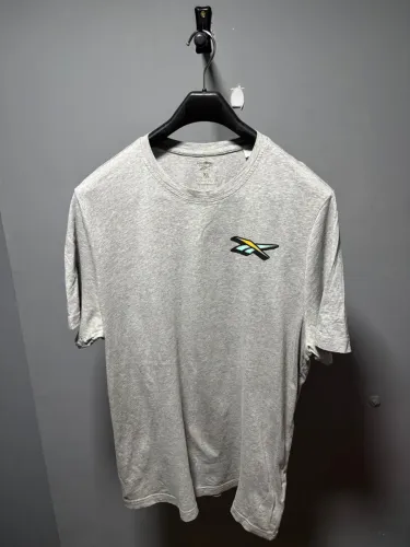 Camiseta Reebok Cinza tamanho GG