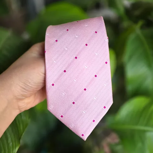 Gravata rosa Tevah brechó 