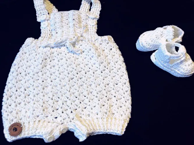 Roupas de Bebê em Crochê Branco