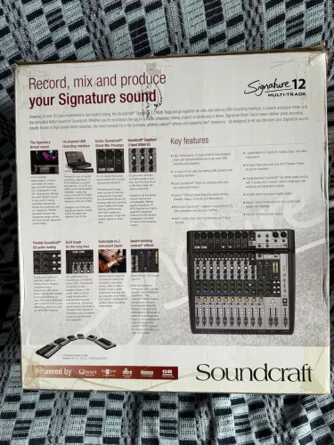Mesa de som Soundcraft signature mtk12