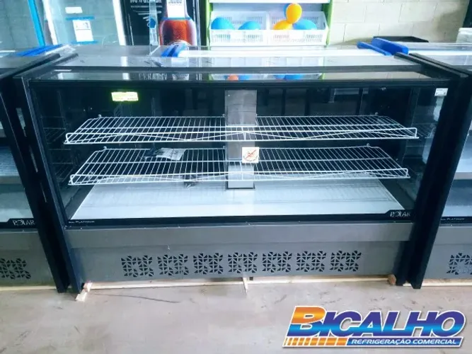 VITRINE REFRIGERADA PARA CONFEITARIA 1.75M MARCA POLAR NOVA