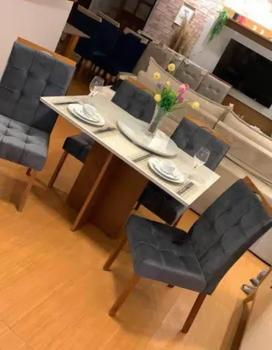 Conjunto de Mesa de Jantar com 4 Cadeiras