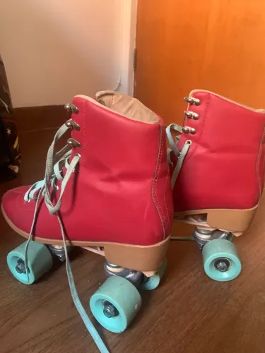 Patins Oxer Vermelho retrô. Tamanho 37/38. Sem freios da frente