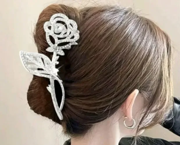 Presilha de cabelo com strass 