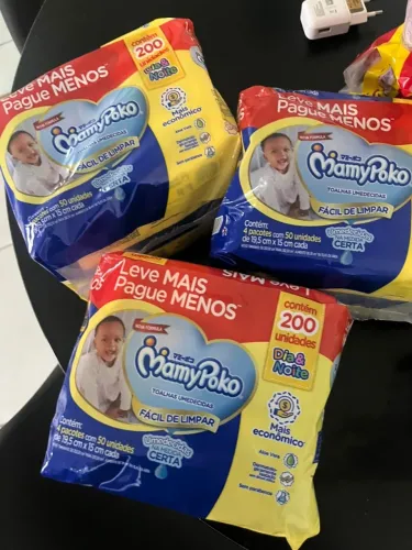 Lenco umidecido baby mamypoko 200 lencos - tenho 3 packs = 600 lencos