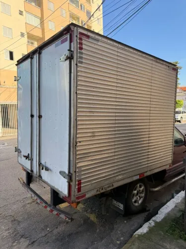 Bau de Caminhão em Ótimo Estado
