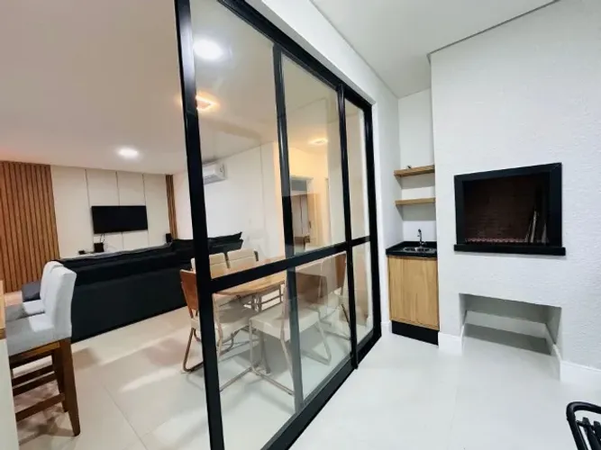 Locação Anual - Apartamento mobiliado com 2 suítes e 2 vagas - Praia Brava 
