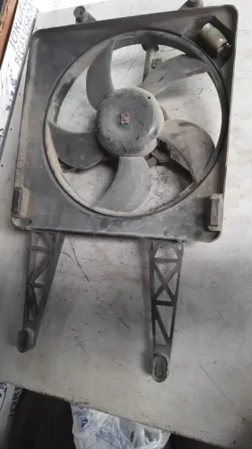 Ventoinha com defletor palio com ar condicionado