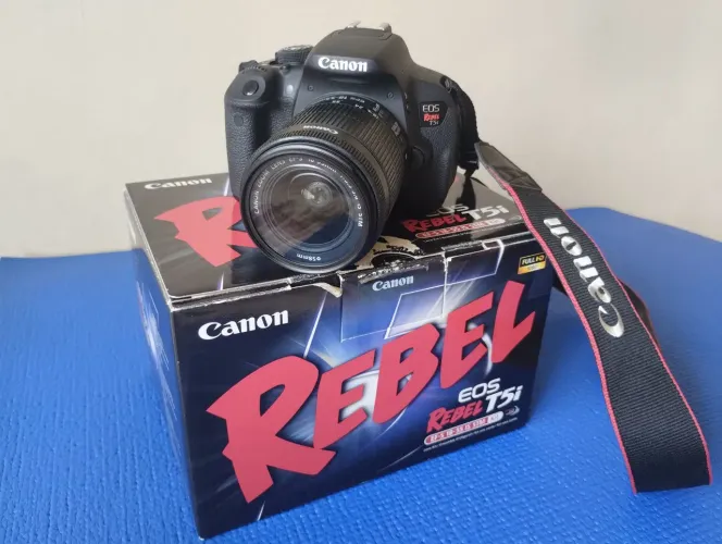 Canon T5i + 2 lentes + acessórios - Muito Nova