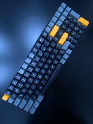 Teclado Mecânico Gamer Com Fio Sem Backlight 100 Teclas Compacto Switch Brown A100 Aigo