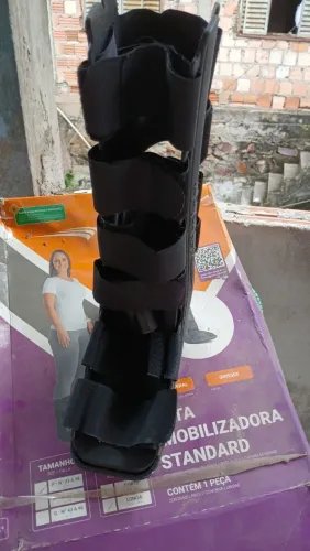 Bota imobilizadora para pé e tornozelo