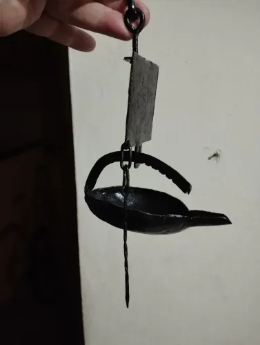 Candeeiro de ferro artesanal antigo a óleo 