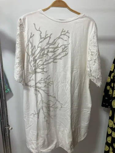 Vestido Animale Off White M - Renda e Pedrarias - Chic e Confortável