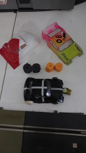 Carro de autorama motor estrela com 2 bolhas e manta de p eus