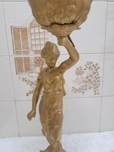 Abajour em metal Deusa Grega