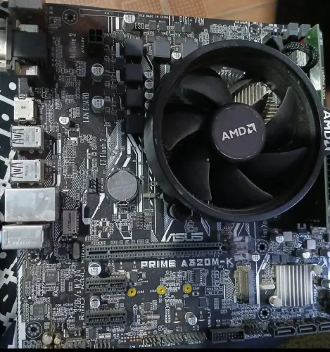 Vendo placa mãe com processador. Não aceito troca. 