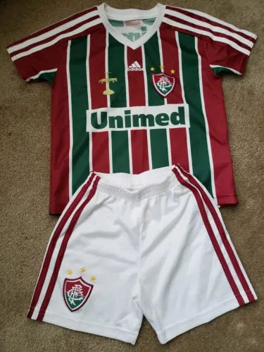 Lote 1 Uniforme Oficial e 3 Camisas Esportivas p/Menino
