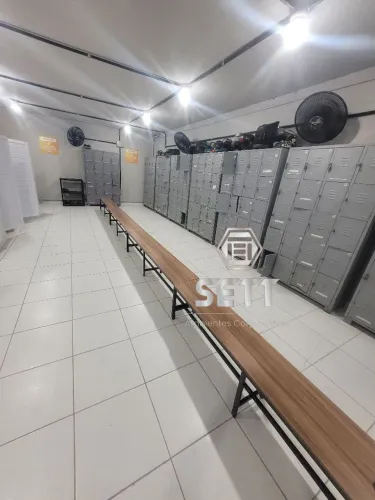 Bancos Novos , Roupeiros de Aço