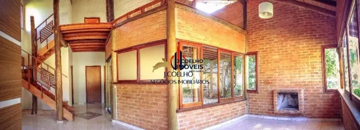 Casa com 4 dormitórios sendo 1 suíte a venda no Horto Florestal, Ubatuba/SP