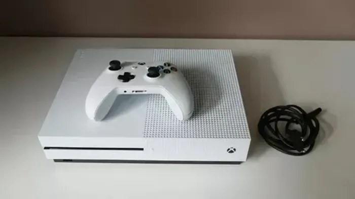 Microsoft Xbox One S 500gb Standard Cor Branco