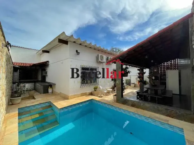 CASA DE LUXO EM CONDOMINIO FECHADO NA TAQUARA COM PISCINA