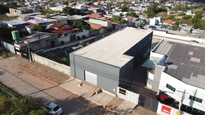 ALUGO GALPÃO EM ARNIQUEIRA / DF - PRIMEIRA LOCAÇÃO 