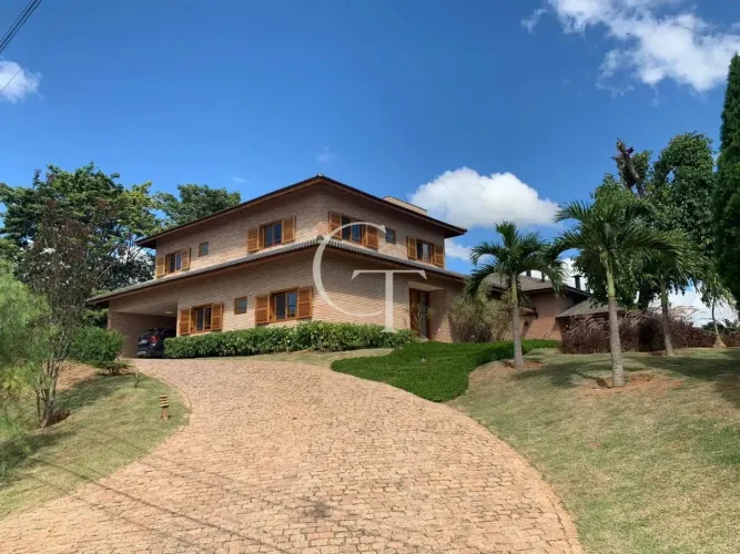Casa Mobiliada á Venda no Condomínio Fazenda Vila Real Viva o Charme do Campo com Elegânci