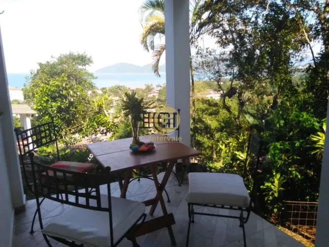 CASA PARA VENDA NA PRAIA DA ENSEADA EM UBATUBA