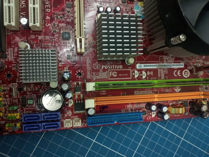 Placa mãe positivo 775 ddr2