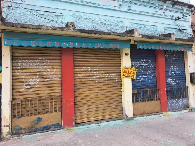 Alugo excelente loja no ponto comercial de Brás de Pina