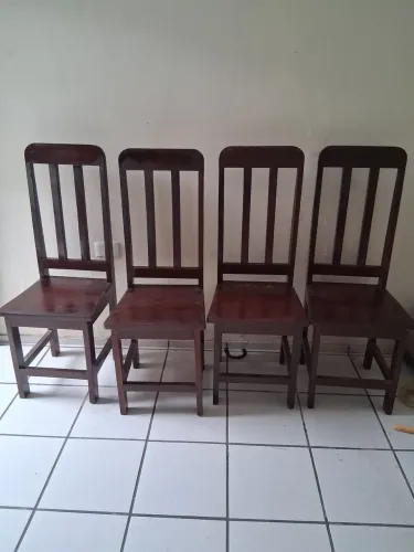 4 cadeiras madeira pura