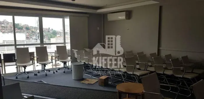 Andar Corporativo Reformado no Centro de Niterói com 10 Salas
