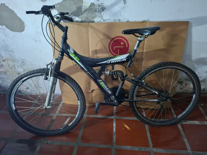 Bike , Semi Nova,, Barbada