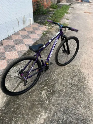 Bicicleta nova muito bem conservada 