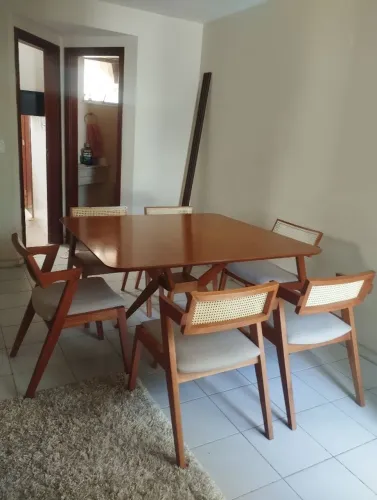 Conjunto de mesa de jantar maciça linda
