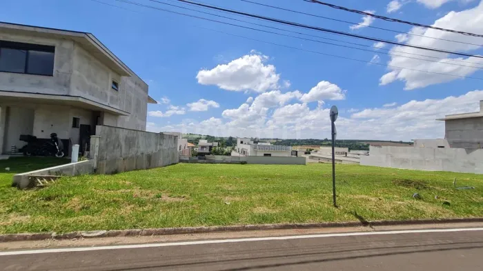 Terreno à venda no Condomínio Lago da Barra em Jaguariúna na Davanti Imóveis.