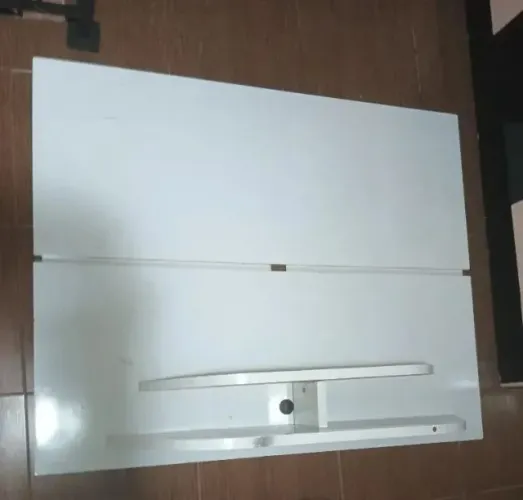 Painel para TV suspenso (ou rack de parede)