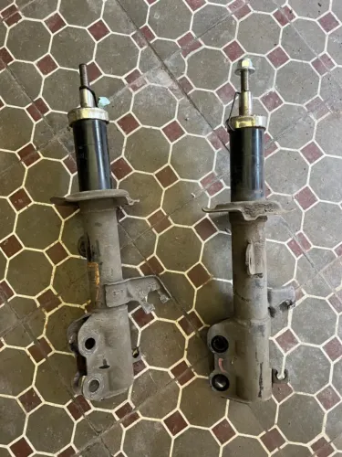 4 Amortecedores Dianteiros Originais - Nissan Versa 2012