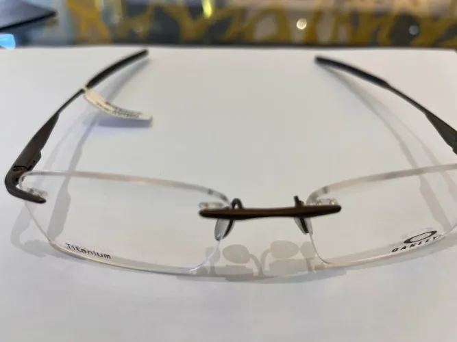 OAKLEY TITÂNIO GOLD