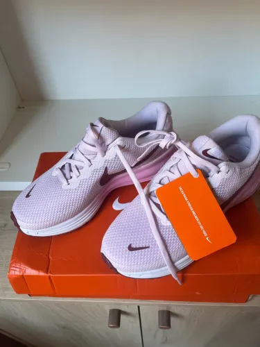 Tênis NIKE