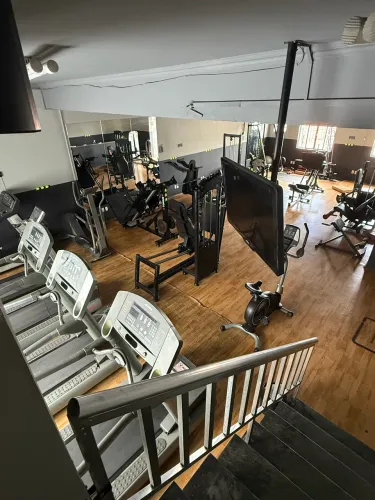MINI ACADEMIA RESIDENCIAL ( aparelhos, cardio , pesos e mais ) 