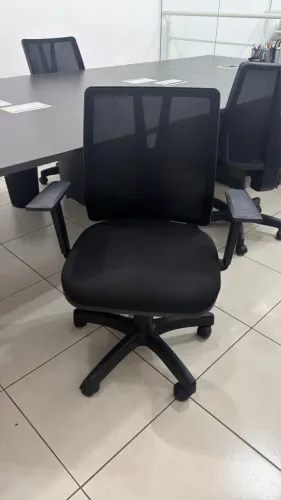 Vendo cadeira de escritório 