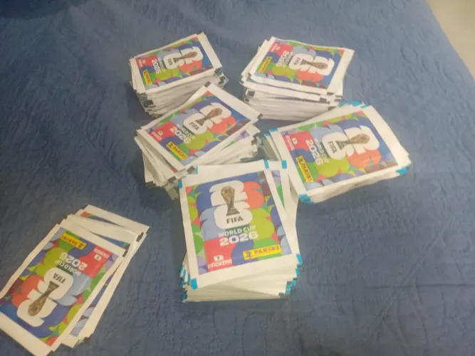 Pacotinho de figurinha da copa barato