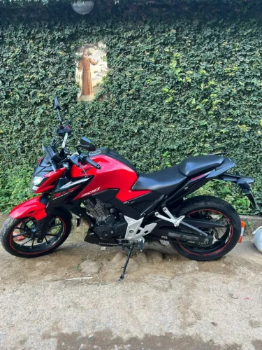 ? HONDA CB 300F TWISTER ABS 2023 | VERMELHA | 11.000 KM