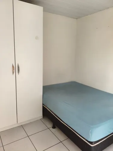 Quarto mobiliado para solteiro 