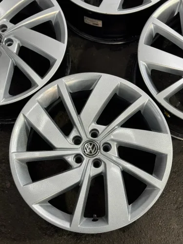Jogo de rodas Vw aro 18 tala 7 furacão 5x100