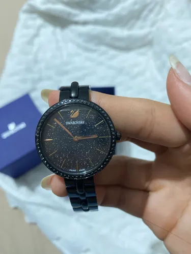 Relógio Swarovski preto cosmopolitan 