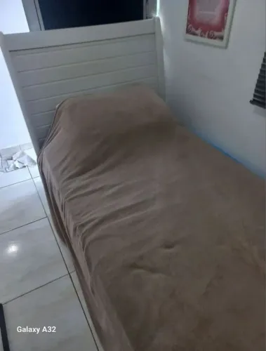Cama de Solteiro com Cabeceira