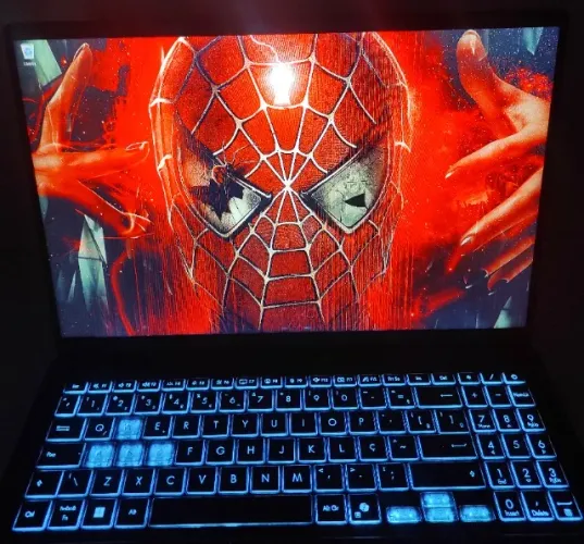 Notebook Gamer Asus V16 i5-210H RTX 4050 16GB (18 Dias de Uso)
